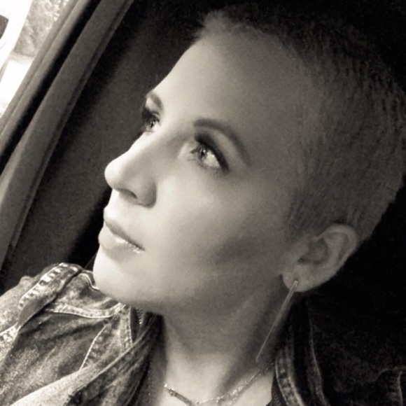 πΊMeet your Posher, Maxima - Picture 6 of 9